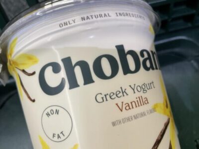 Nhấp để xem toàn màn hình Chobani® Sữa Chua Hy Lạp Ít Béo & Không Béo -150g (Lốc 4 Hũ) (Tặng Kèm Tropical Granola 250g) photo review